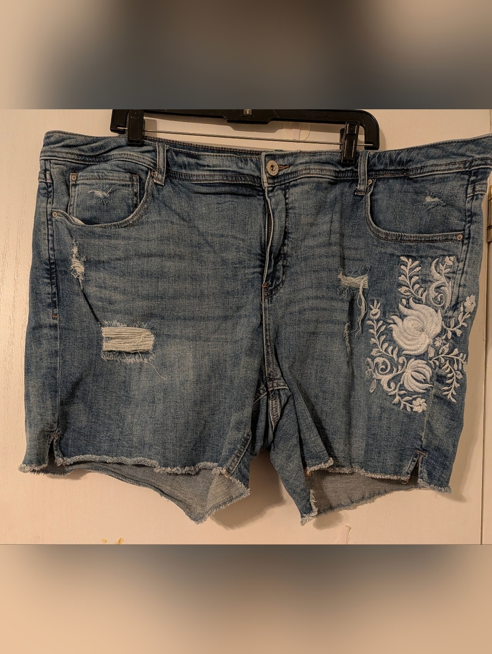 INC DENIM WOMAN SLIM TECH FIT DENIM JEAN SHORTS SIZE 24W
